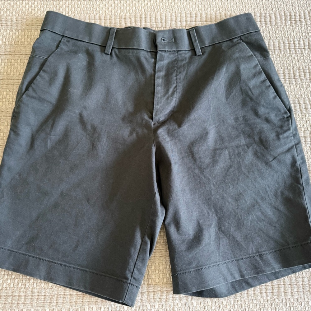 Banana Republic Men's Iron Grey Flat Front Shorts